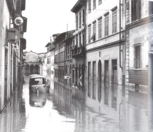 Alluvione_di_Firenze_pubblico-dominio
